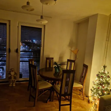 Apartman Chess Pale